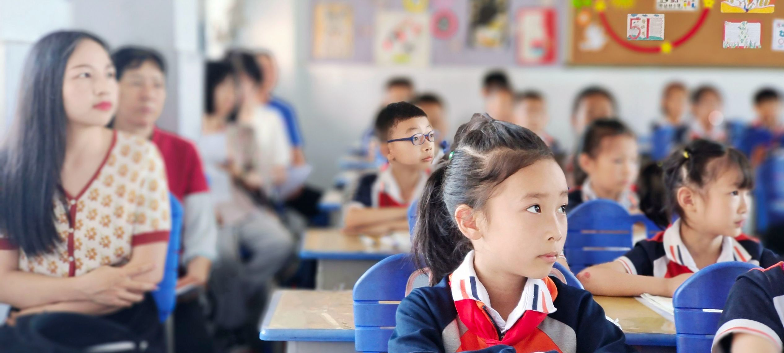 ����(y��u)���I�̭h(hu��n)���������^(q��)¹�QС�W(xu��)�_չУ�@�_���ջ��