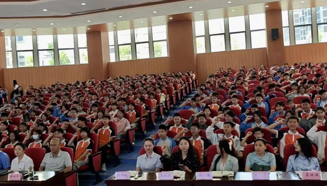 �����z�죺��һ��݋|�ڡ��z��ͬ�������o(h��)���L���z���_����֮ �����M(j��n)У�@