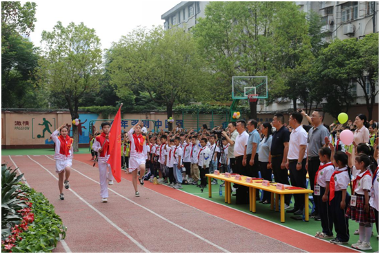 ����(y��u)���I�̭h(hu��n)���������^(q��)�|�P(gu��n)С�W(xu��)��(li��n)�w�����·С�W(xu��)У�^(q��)����ͯ�ľ`�� �_����һ