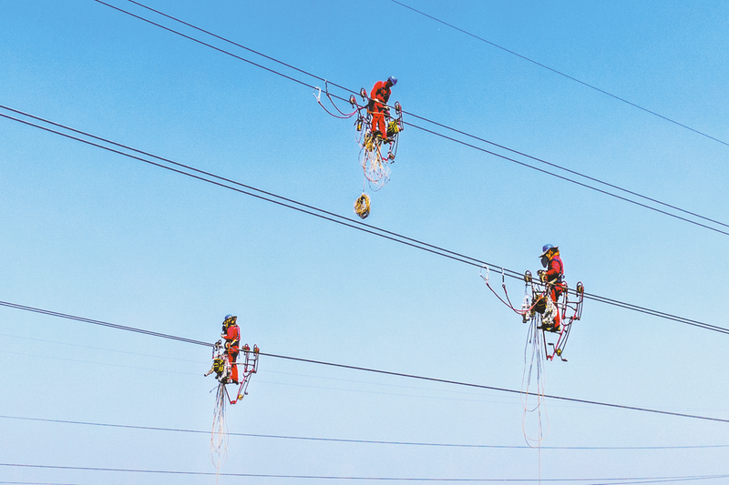 �������b