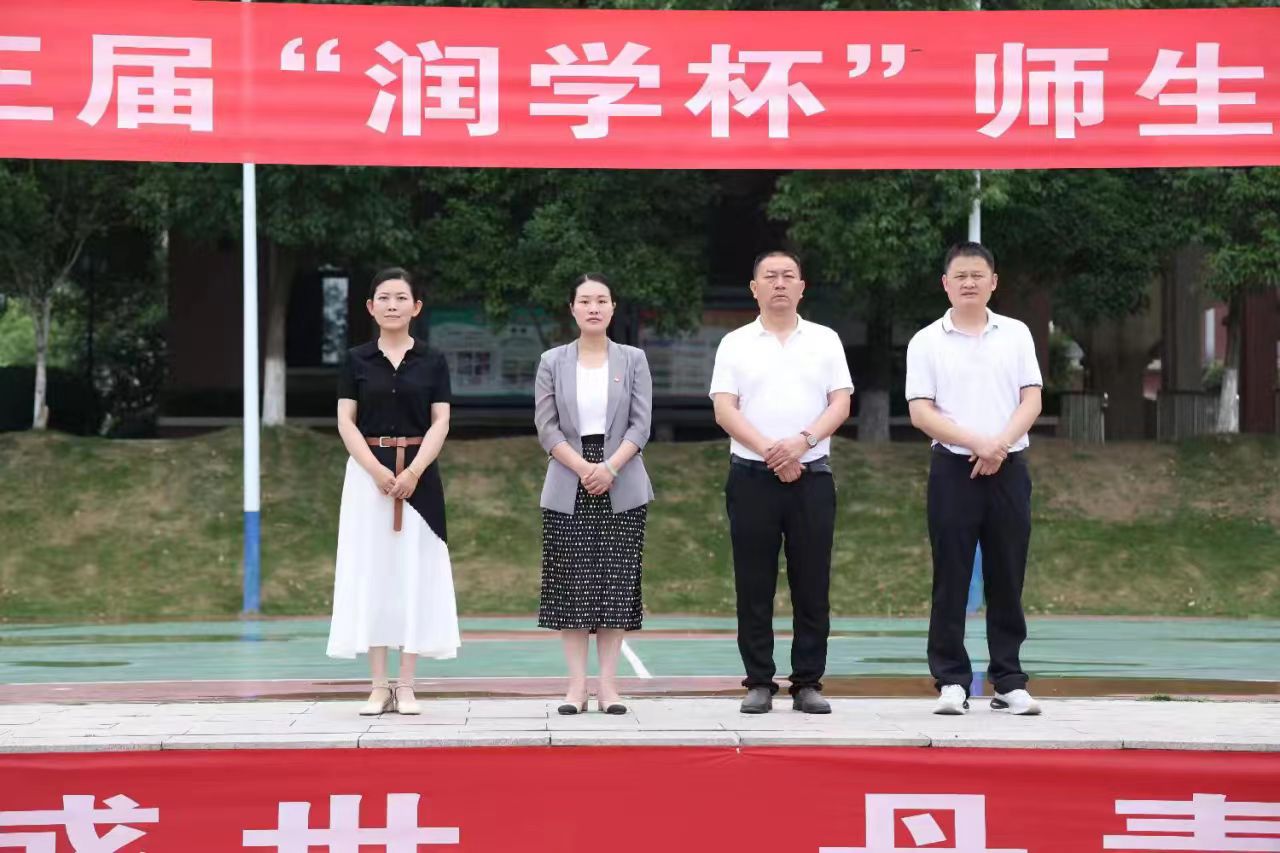 ����(y��u)���I�̭h(hu��n)�������ƺ�С�W�e�е����á����W��������������ِ