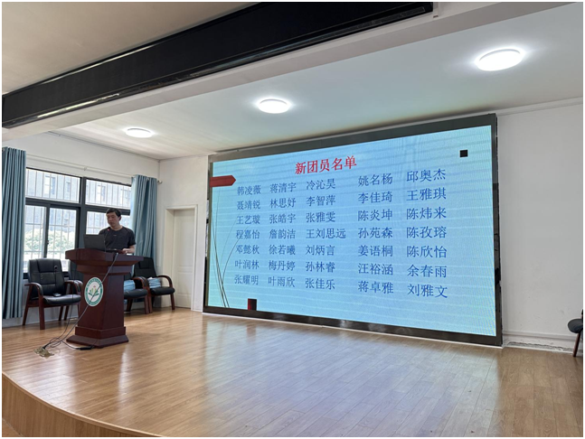 �����^(q��)�F��W(xu��)У����������н���ഺͦ�ߓ�(d��n)��(d��ng)