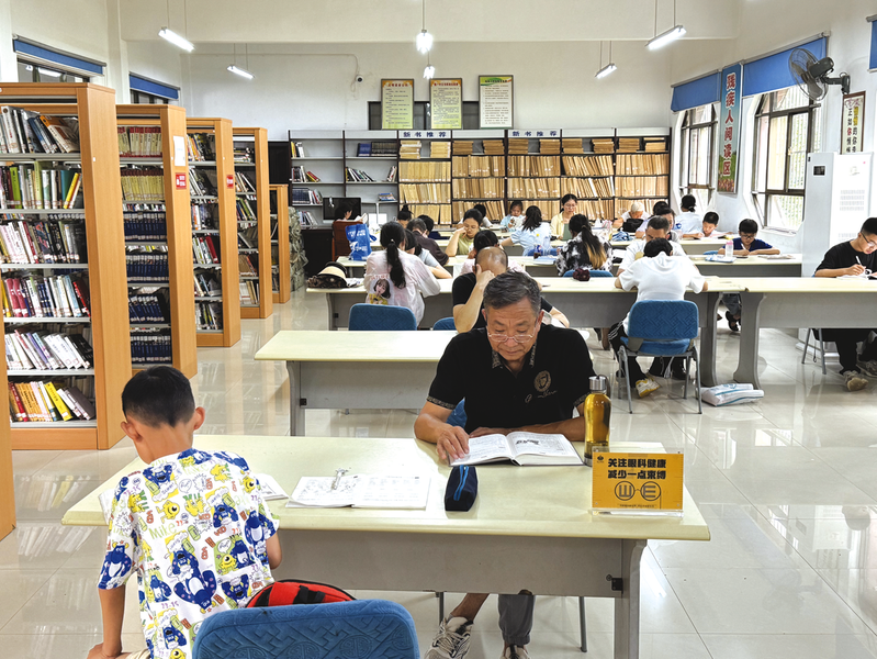 �������L ����^���