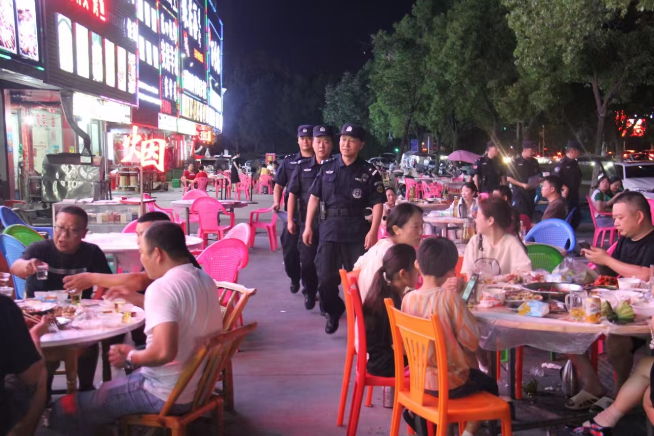 ��������������������ȡ�����(w��)�Мض����S�ݡ��_�TҊ����Ⱥ������ƽ���|�ֿɼ�