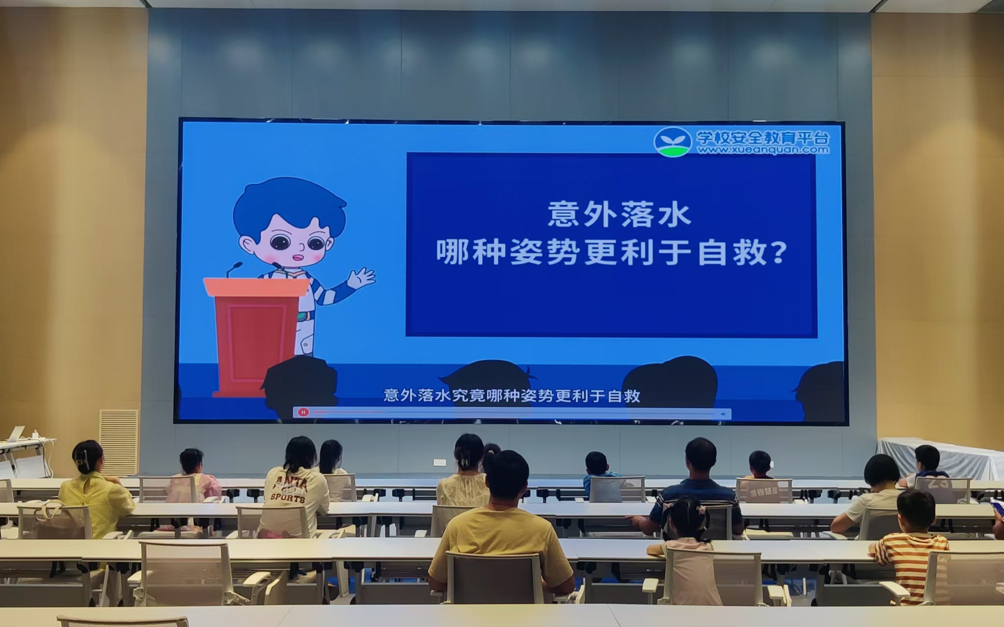 �S�ݹ������(d��ng)������Ӿ�^�e�k����ˮ�����v��