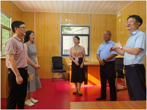 �����F(xi��n)�������W(xu��)У������ϵ���� �P(gu��n)��ů����