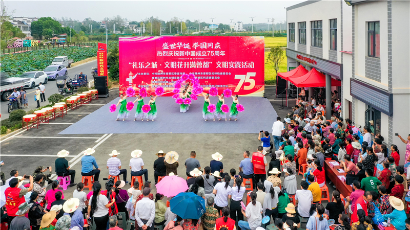 ���Y��֮�� �����S�С��_�����������漯�С�׌Ⱥ���������T�ڵġ�΢����(w��)��