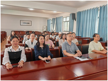 �F��W(xu��)У���_���꼉(j��)��һ�ν̎���(hu��)