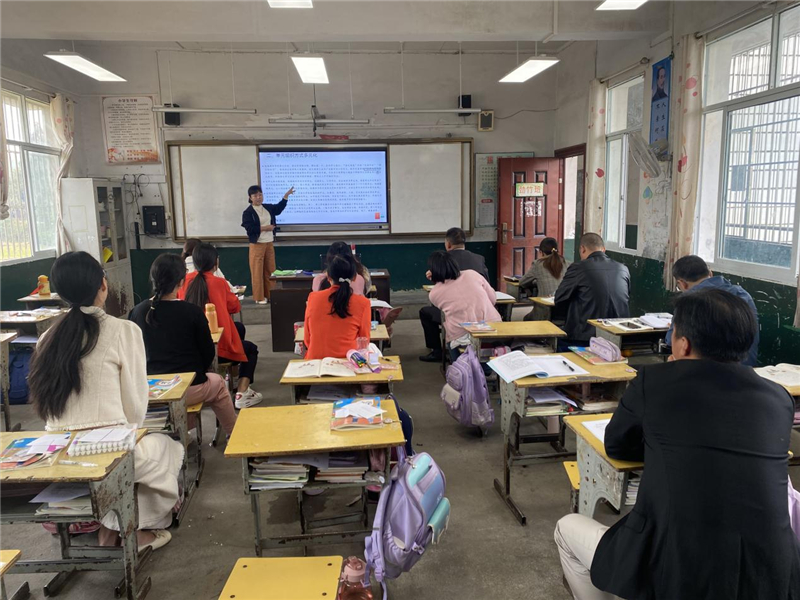 �����(zh��n)С�W��(li��n)�w�_չ���n��ӑ���