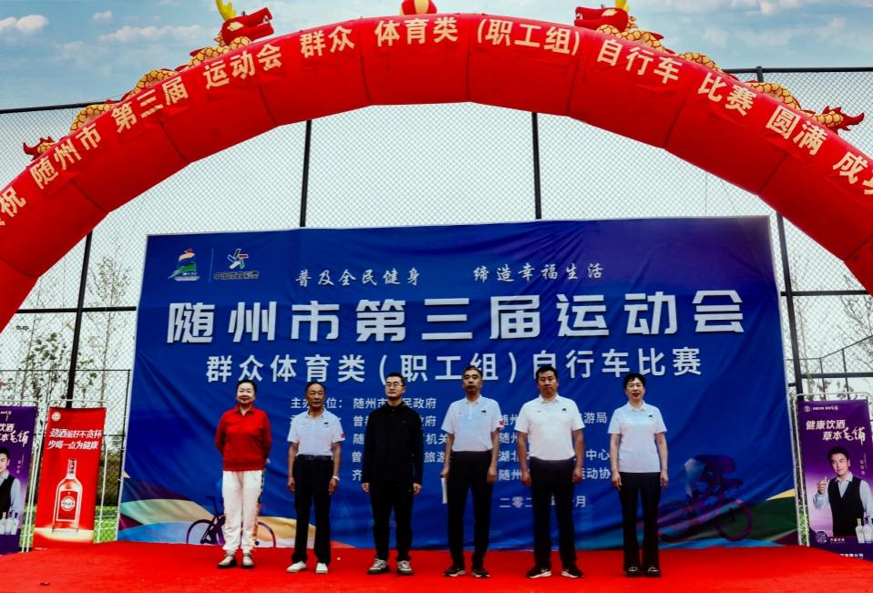 �S���е������\(y��n)��(d��ng)��(hu��)Ⱥ���w���(l��i)�����M)����܇(ch��)��ِ�A�M(m��n)��Ļ