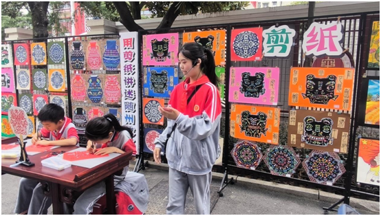 �����^(q��)��(sh��)�(y��n)С�W(xu��)�e�м��L(zh��ng)�_(k��i)���ջ��(d��ng)��(y��u)���I(y��ng)�̭h(hu��n)��