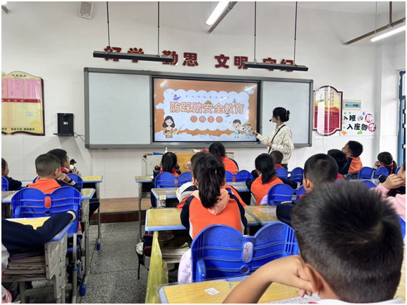 ����(y��u)���I(y��ng)�̭h(hu��n)���������^(q��)¹�QС�W(xu��)�_չ����̤��(y��ng)���ݾ����(d��ng)