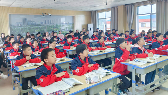 ����(y��u)���I(y��ng)�̭h(hu��n)�����ε��(zh��n)���ČW(xu��)У�e�н�(li��n)�w���л��(d��ng)