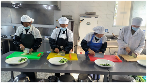 ����(y��u)���I�̭h(hu��n)�����ε��(zh��n)�ڶ��׃��@�e��ʳ���ˆT���ܴ�ِ