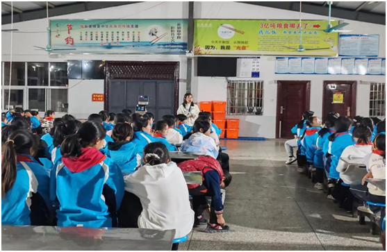 �����(zh��n)�ڶ�С�W(xu��)�_չ���꼉(j��)Ů���ഺ�ڽ������(d��ng)