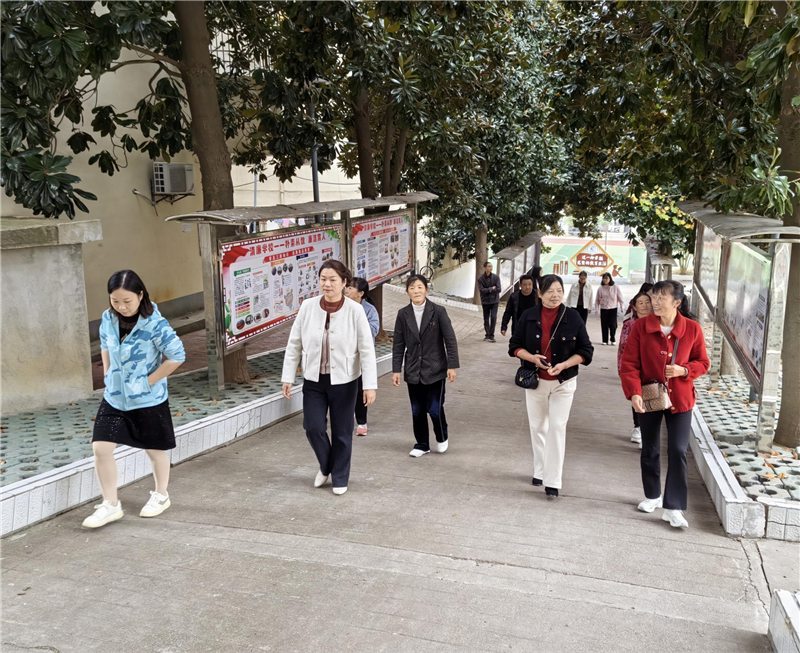 �����(zh��n)���ČW(xu��)У�����͡��c���  ��ζ���۶���