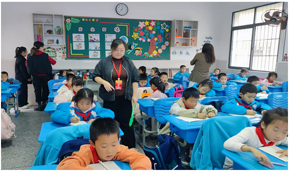 �����(zh��n)�ڶ�С�W(xu��)�_չ�༉(j��)�Ļ����O(sh��)�u(p��ng)�Ȼ��(d��ng)