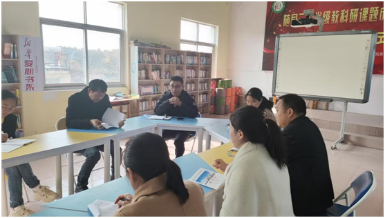 ��̶�(zh��n)�ڶ�С�W(xu��)��(li��n)�w�����ľ����`���A  ���ԵǸ߹����L