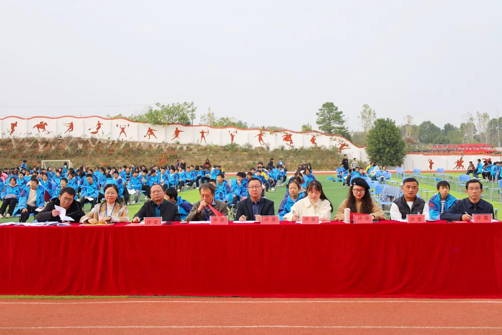 ����(y��u)���I(y��ng)�̭h(hu��n)���������^(q��)�޹Ķճ���(j��)�ЌW(xu��)�e�е���ý�(j��ng)���b�x���(d��ng)