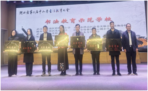 �����^(q��)���С�W���Ĵ������������ɫ��Ƭ