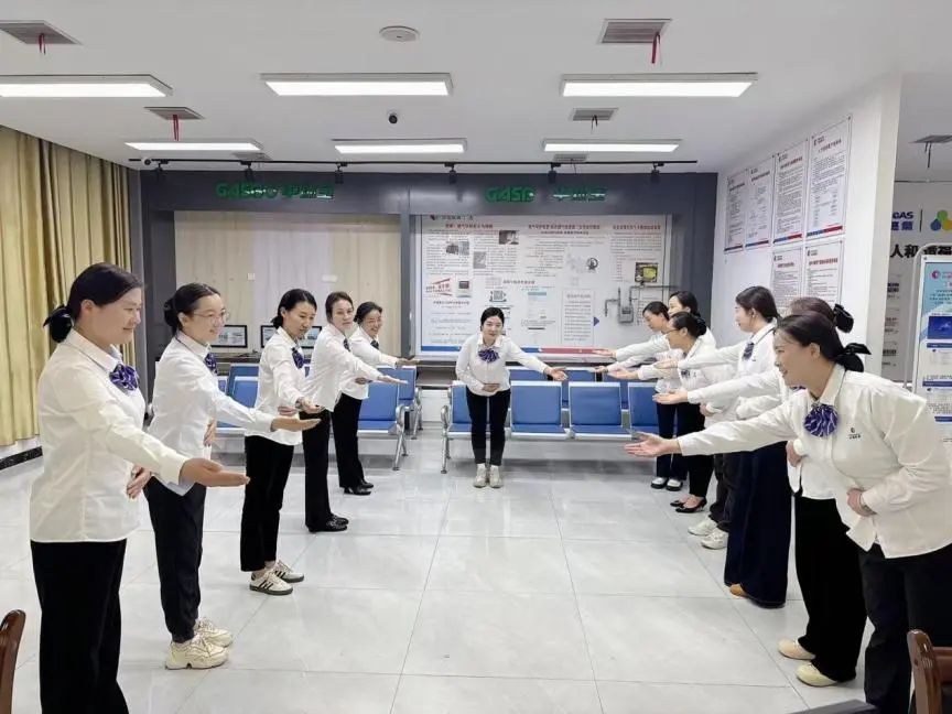 ���I(y��ng)�̭h(hu��n)����׌�Y�x����(w��)εȻ���L(f��ng)���Ը�Ч����(w��)�A�ÿ͑���ه