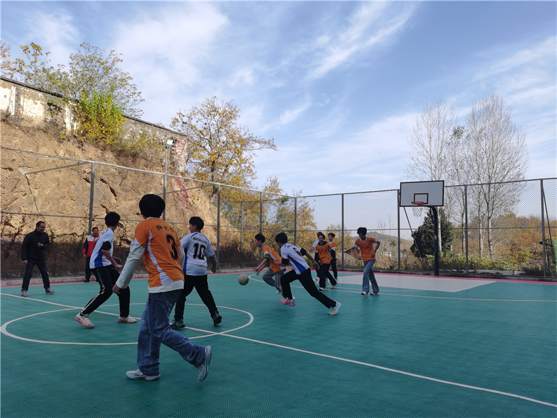 �����(zh��n)���ČW(xu��)У�A�M�e�k�����\�ӕ�