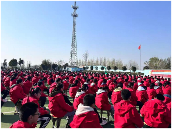 �S�h�����(zh��n)���ČW(xu��)У�e�з��ƽ�����(zhu��n)�}�v��