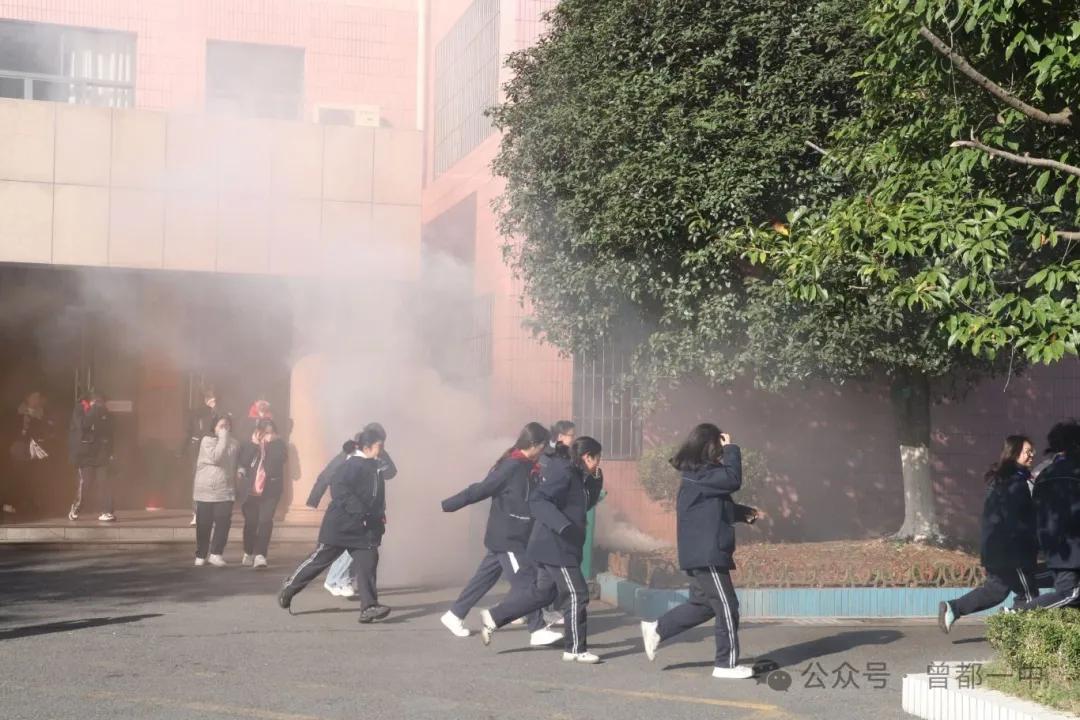 ����һ�У������ݾ��M(j��n)У�@  ��ȫ���R(sh��)������