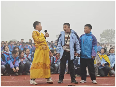 ����(y��u)���I�̭h(hu��n)���������^(q��)��ˮ�W(xu��)У�e�ж����\(y��n)��(d��ng)��(hu��)