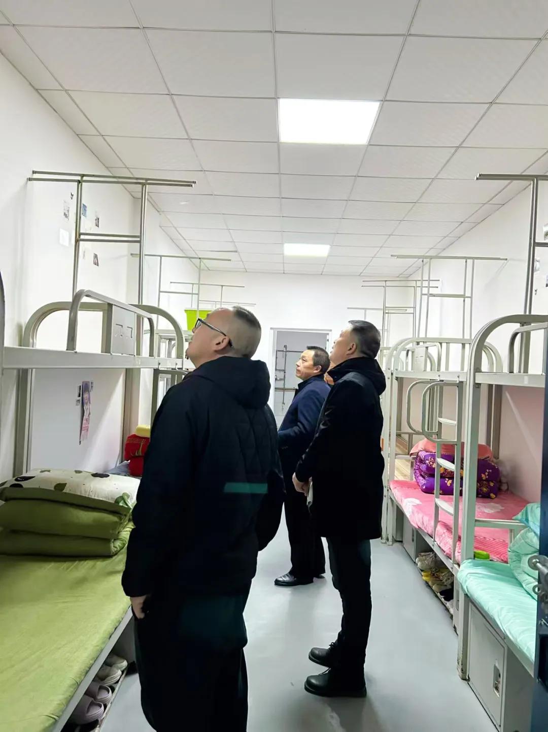 �S�ݶ����e�k���������ҡ����u(p��ng)�Ȼ��(d��ng)