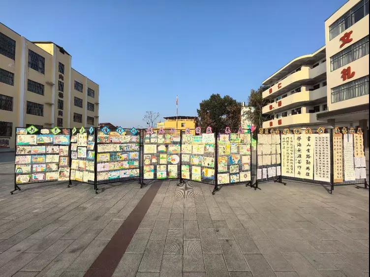 �f���(zh��n)���ČW(xu��)УС�W(xu��)��(li��n)�w�_չ�cԪ��������������x�ɹ�չʾ���