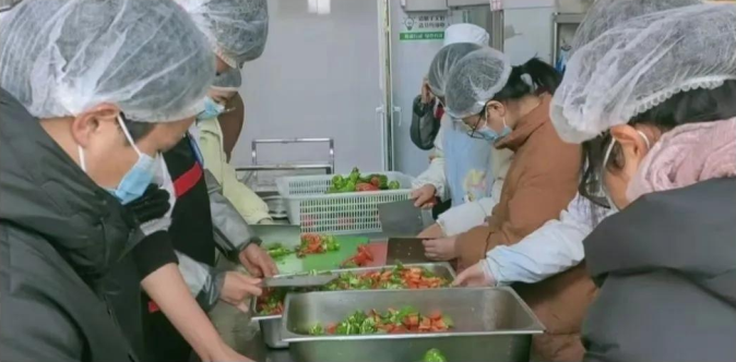 �S�h�����_չ�cԪ��������ͻ����