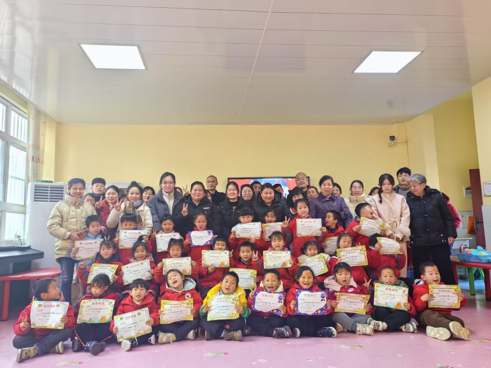 �����(zh��n)�����׃��@��ĩ���L�����׃��W���ɹ��R��չʾ��Ӿ��ʼ���