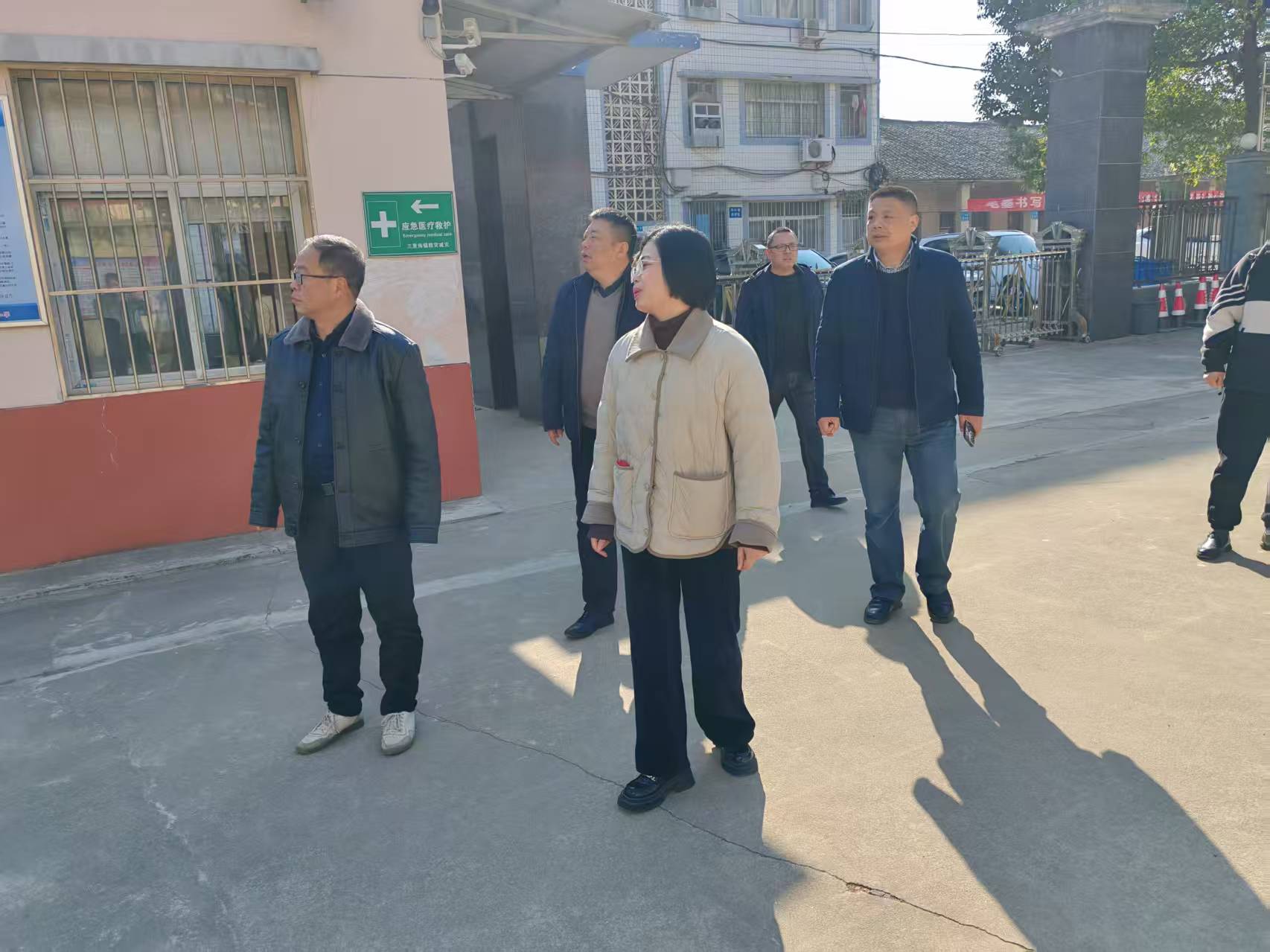 �S�h�����ָ�����(zh��n)У�@�_չ���߻��� �͜�ů��ο�����