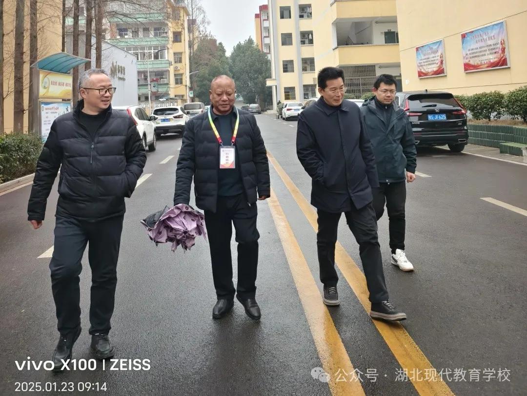 �н������I(l��ng)��(d��o)ο��(w��n)�����F(xi��n)�������W(xu��)У�������h�T