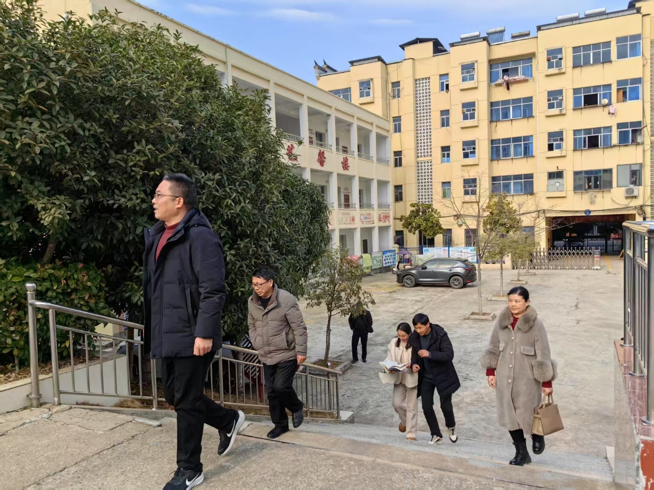 �L(zh��ng)���(zh��n)���ČW(xu��)У�_(k��i)չ2025�괺���_(k��i)�W(xu��)����(d��o)����