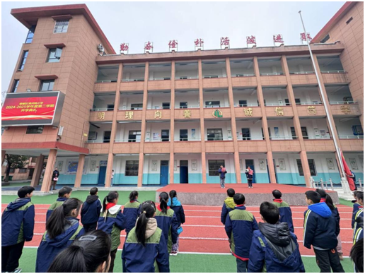 ����(y��u)���I�̭h(hu��n)���������^(q��)���·С�W(xu��)2025�괺���_�W(xu��)��Y�o(j��)��