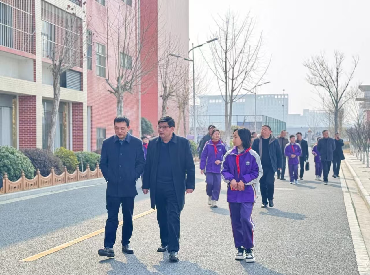 �ε����ČW(xu��)У���S�h�׵یW(xu��)У��(li��n)�w�������^