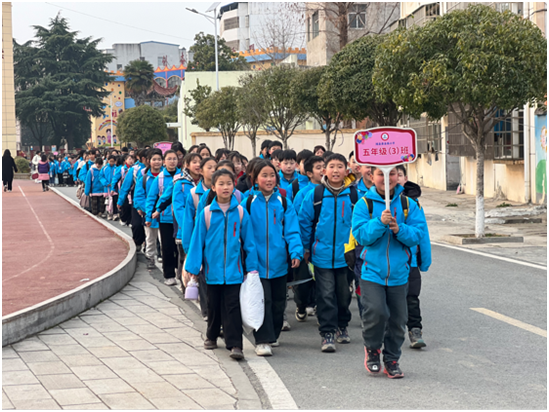 �ƿh�(zh��n)С�W(xu��)���_չ����·�(du��)�u(p��ng)�Ȼ��(d��ng)