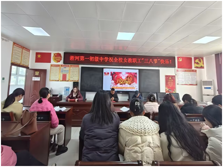 ���ӵ�һ�����ЌW(xu��)�e�Бcף�DŮ��(ji��)���