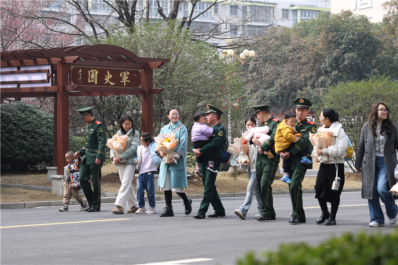 ���c�����ˡ��DŮ��(ji��) ܊ɩ����̽�ࡱ