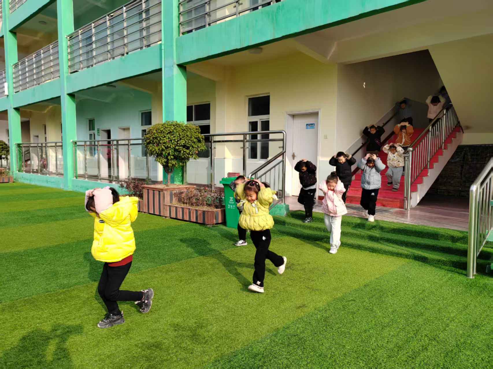 �ݵ��(zh��n)�����׃��@�_չ����̤��(y��ng)����ɢ�ݾ����