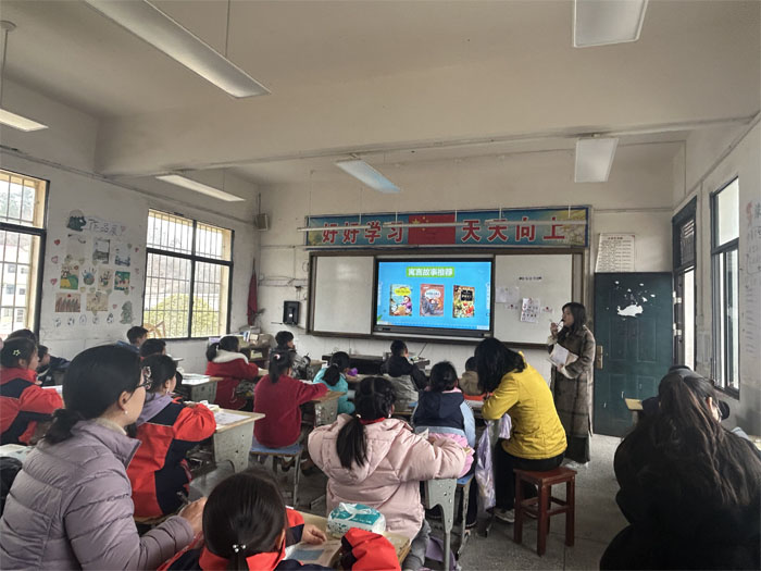 �����(zh��n)��һС�W(xu��)�_չ���옷�x���ɡ�У�����޻��