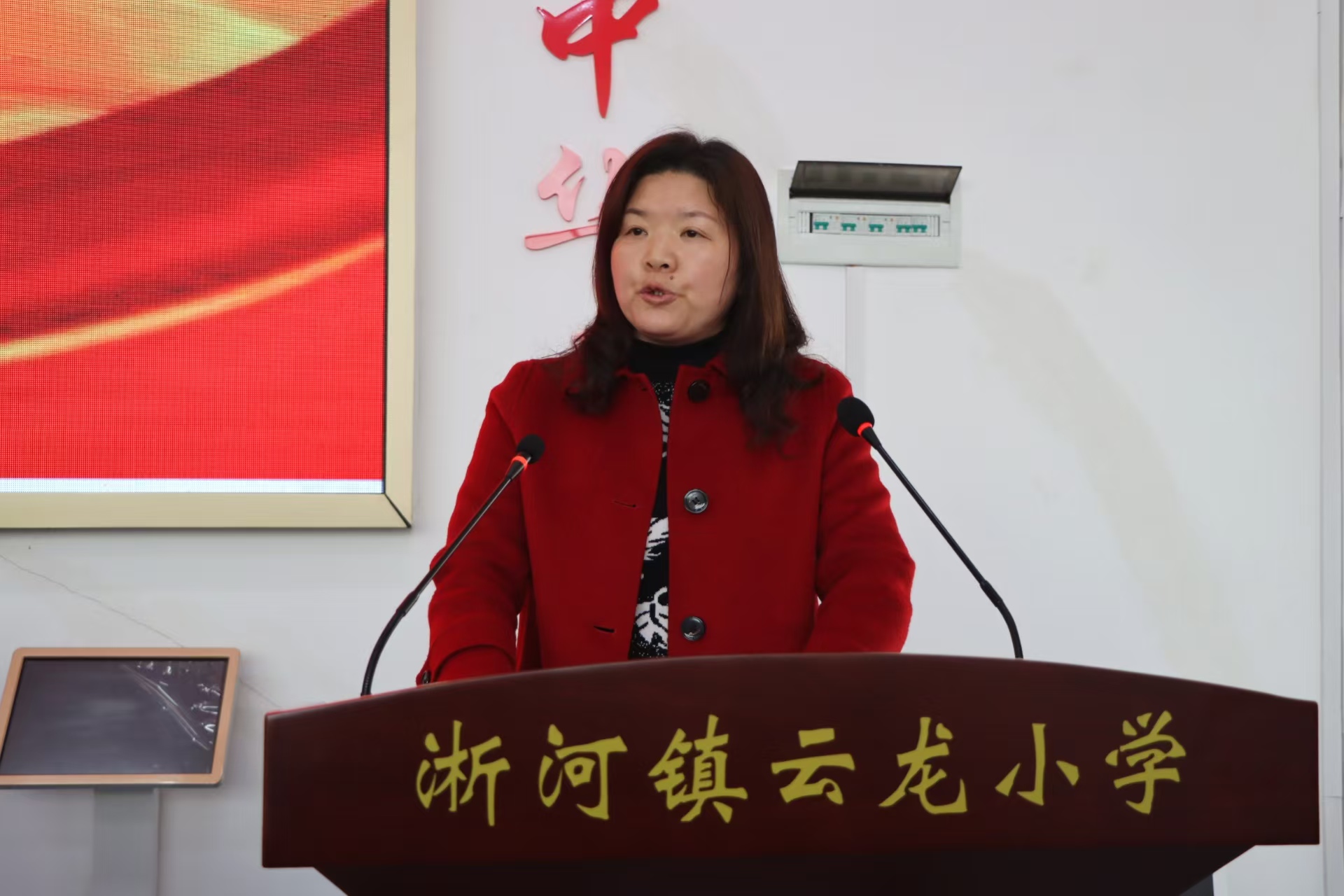 ����(y��u)���I�̭h(hu��n)���������^(q��)���ӵڶ�С�W(xu��)�e�k݆���̎�������Մ��(hu��)