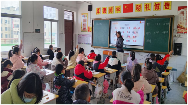 �L���(zh��n)С�W(xu��)��(li��n)�w�_չ �u�n���л��