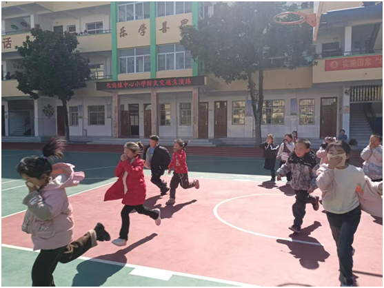 �L���(zh��n)С�W(xu��)�_չ���������ݾ����(d��ng)