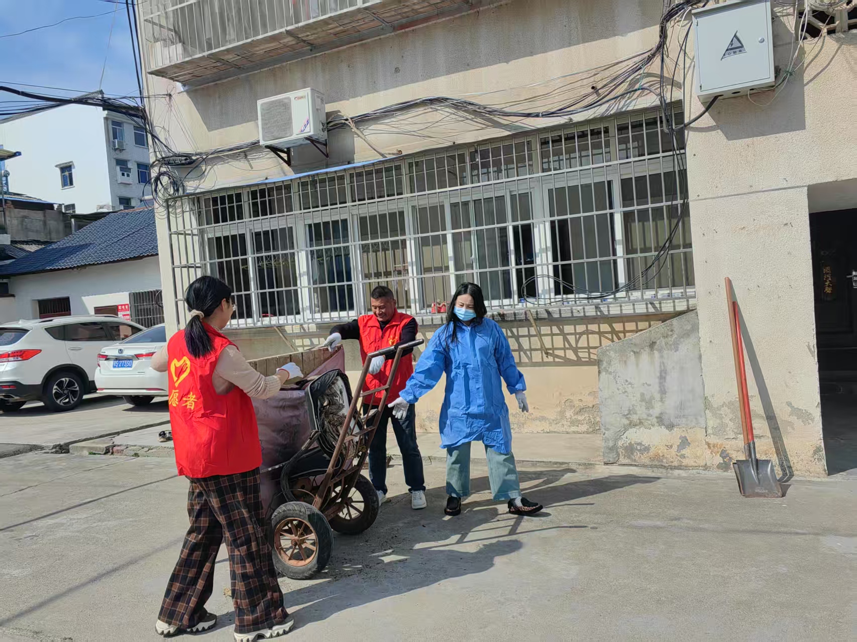 �ε��(zh��n)�����l(w��i)��Ժ���e�OͶ�����l(xi��ng)�˾ӭh(hu��n)�����Σ��������������ʯ