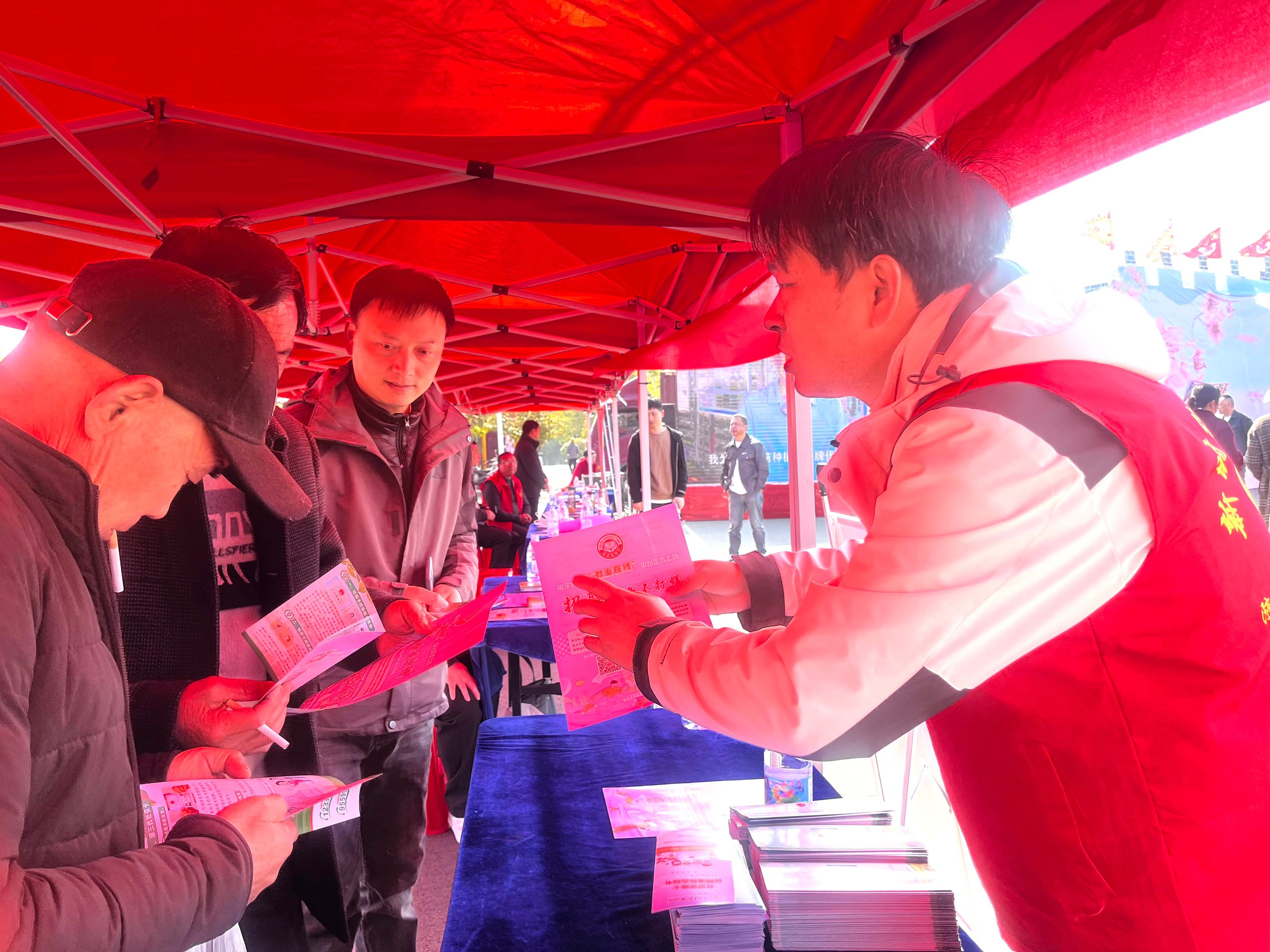 �S�h������M(j��n)һ���U(ku��)����������������Ȧ��