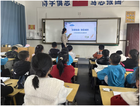 �S�h�ݵ��(zh��n)����С�W(xu��)�_(k��i)չ�����(��i)�������옷(l��)���L(zh��ng)�����}�������(d��ng)