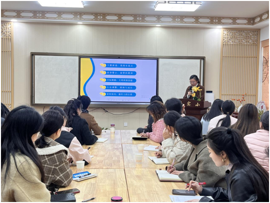 ����(y��u)���I�̭h(hu��n)���������^(q��)��(sh��)�(y��n)С�W(xu��)�e��3�°�����΢Փ�����(d��ng)